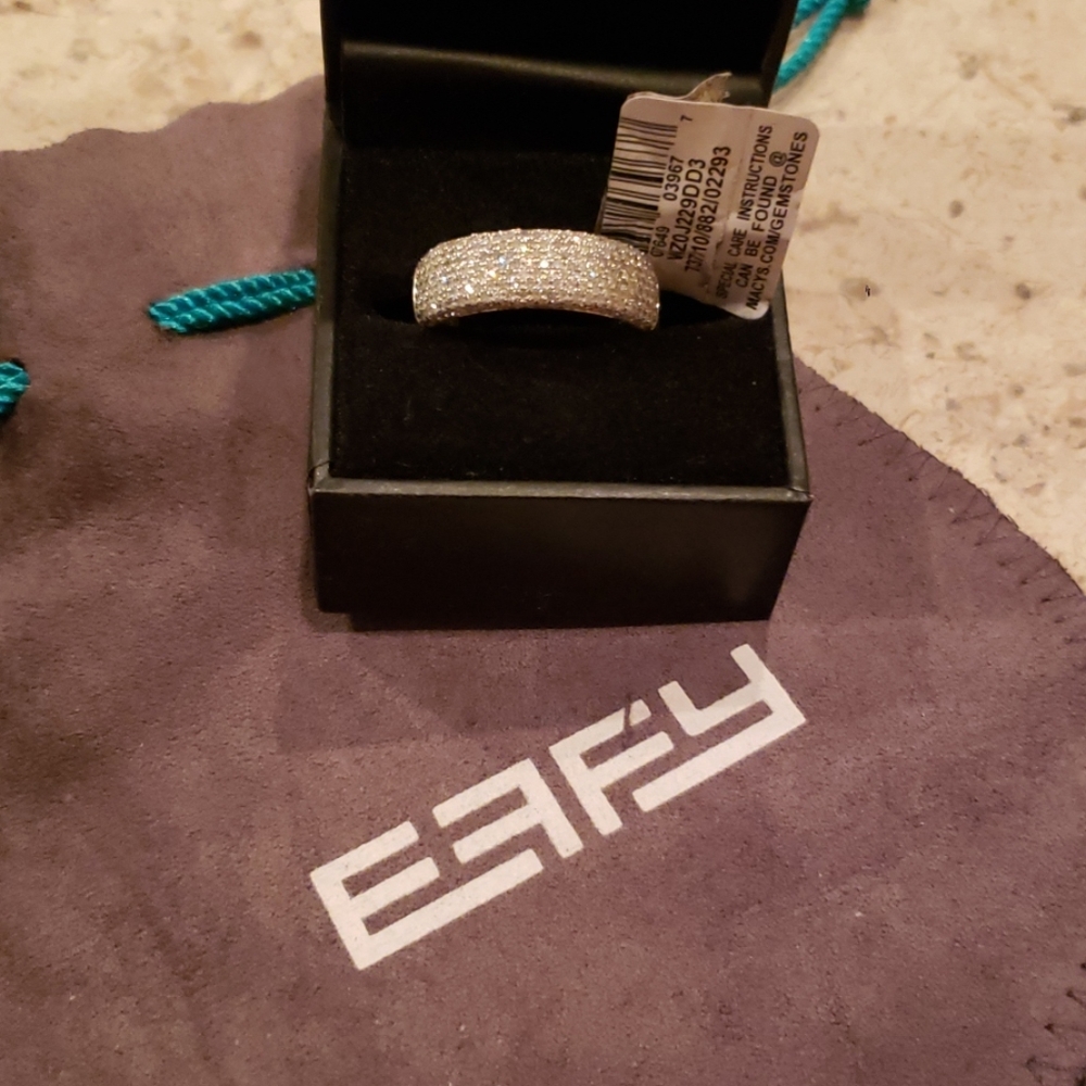 Diamond right hand ring pave band